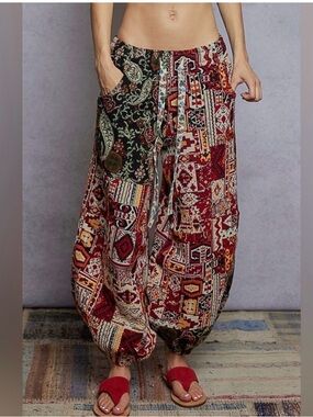 ⭐️NWOT POL Tapestry Balloon Pants⭐️